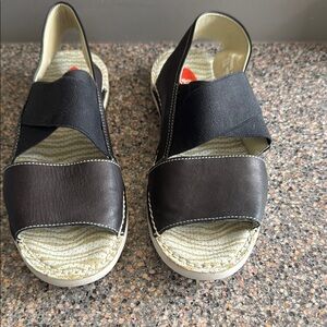 Fly London Softino Comfort Black Leather Comfort Crossband Sandals size 40